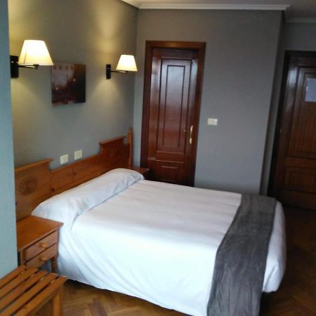 Albergue Hostal Sao Telmo 图伊 外观 照片